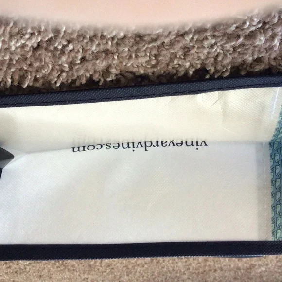 Vineyard Vines reusable bag - Picture 3 of 3